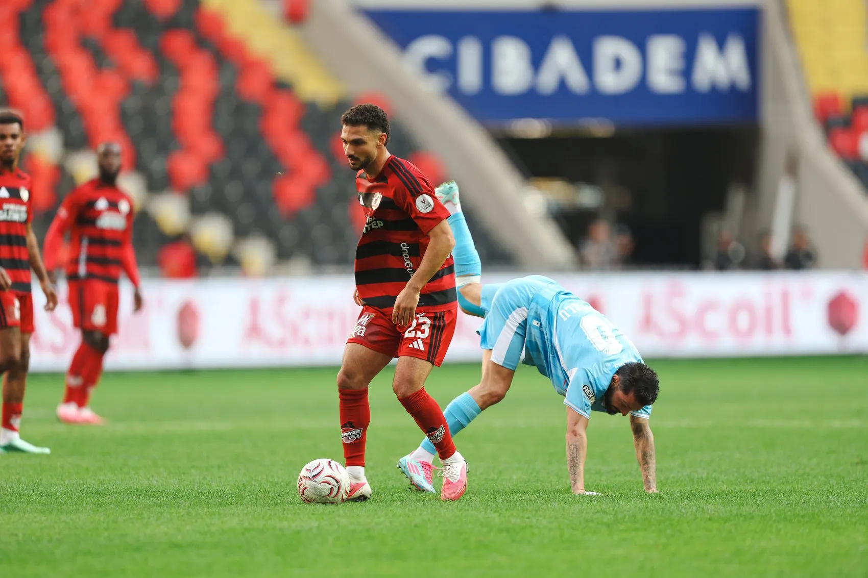 Gaziantep FK ve Erzurum FK karşılaşmasından kareler