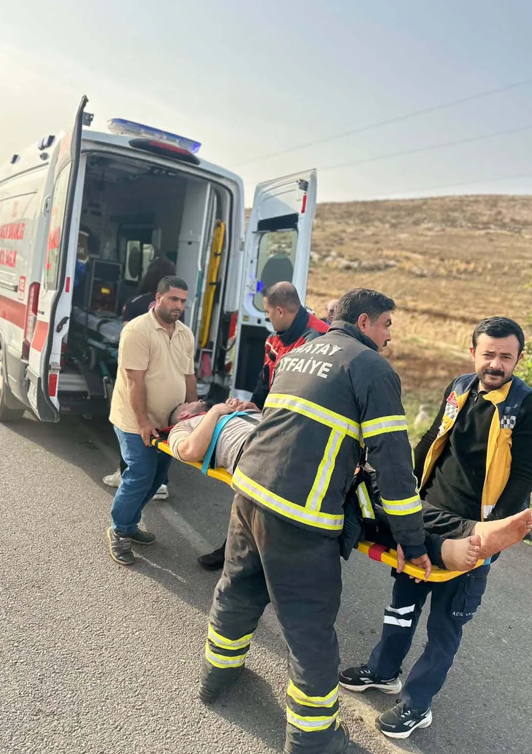 Reyhanlı yolunda korkunç kaza: Kontrolden çıkan TIR zeytinliğe uçtu
