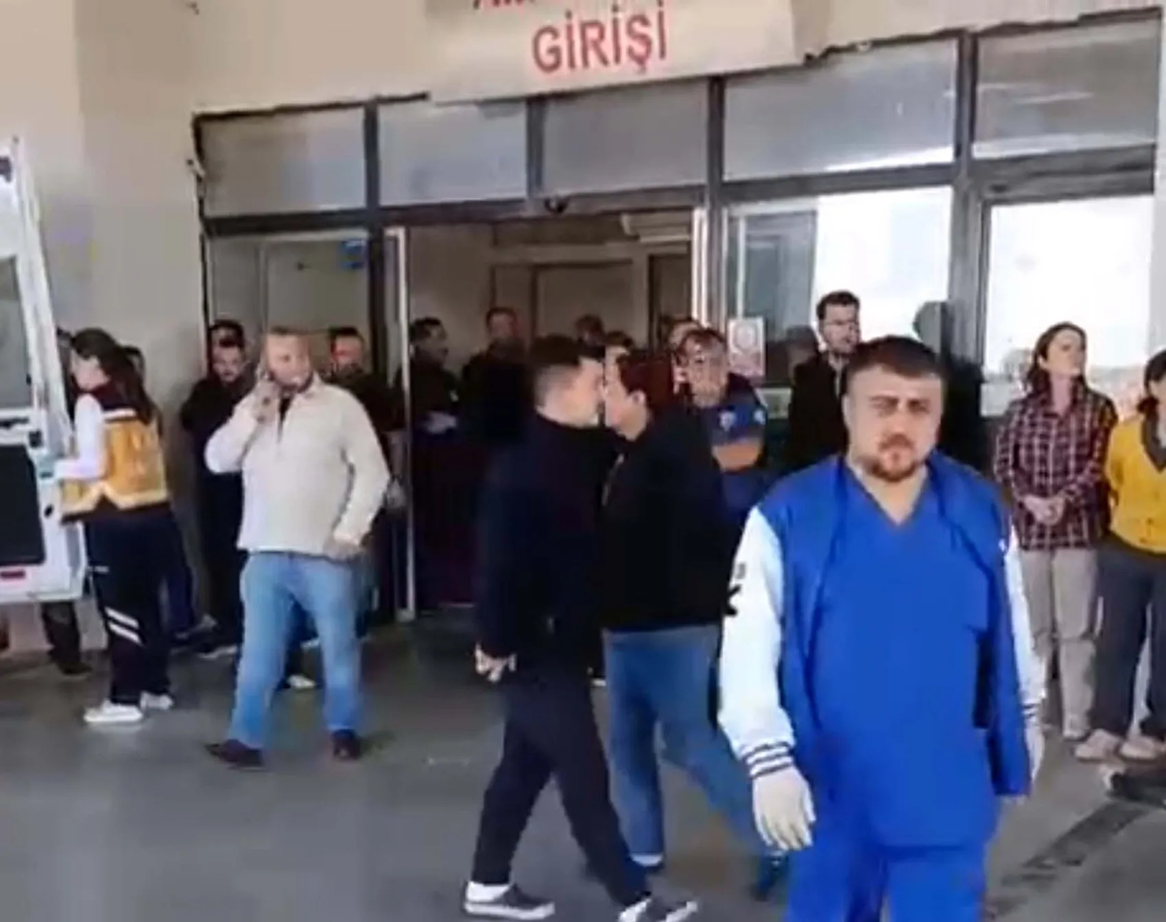 Soma'da Maden Ocağında Korku Dolu Anlar: 7 İşçiden Umut Veren Haber