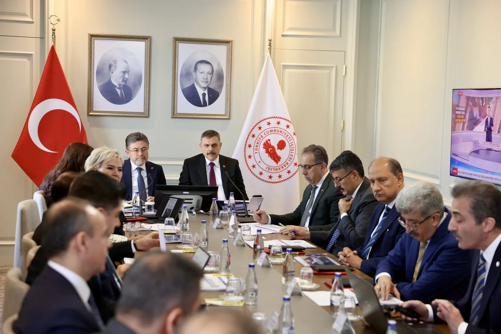 Sokak hayvanları için Ankara'da kritik zirve: İki bakanlı ortak yol haritası
