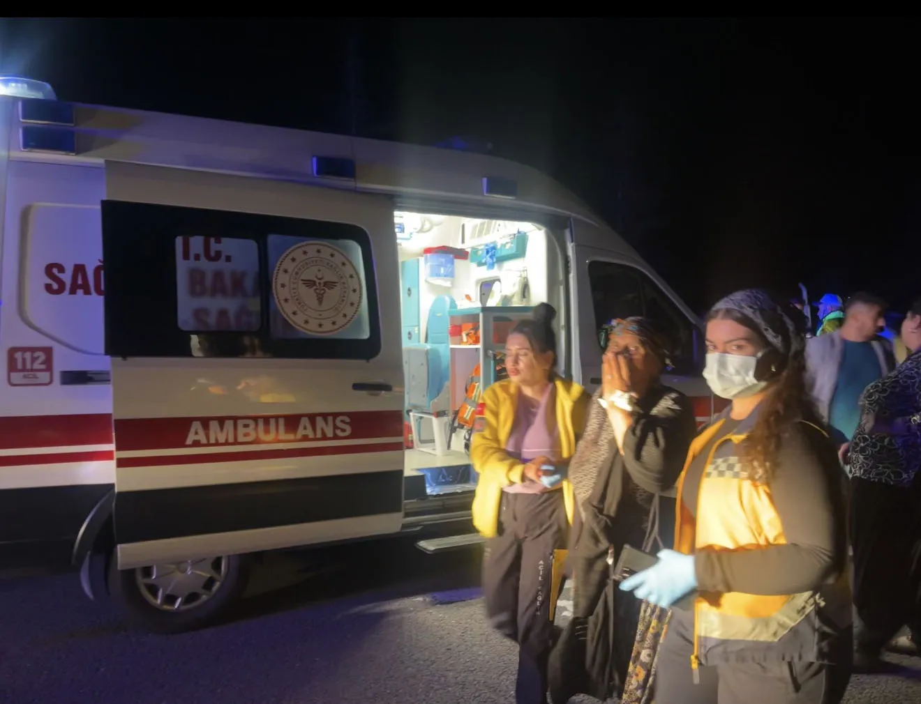 Tavşanlı yolunda can pazarı: Dört aracın karıştığı zincirleme kazada yedi kişi yaralandı