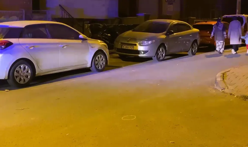 Küçükçekmece'de akşam saatlerinde dehşet anları: Motosikletli saldırganlar hedef gözeterek ateş açtı