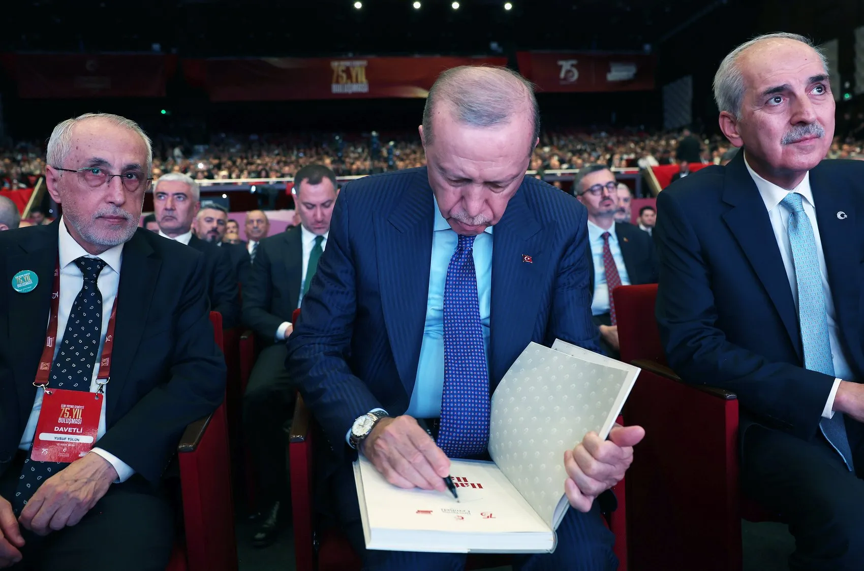 Gençlerin zihnine dijital pranga: Cumhurbaşkanı Erdoğan'dan tekno-oligark uyarısı