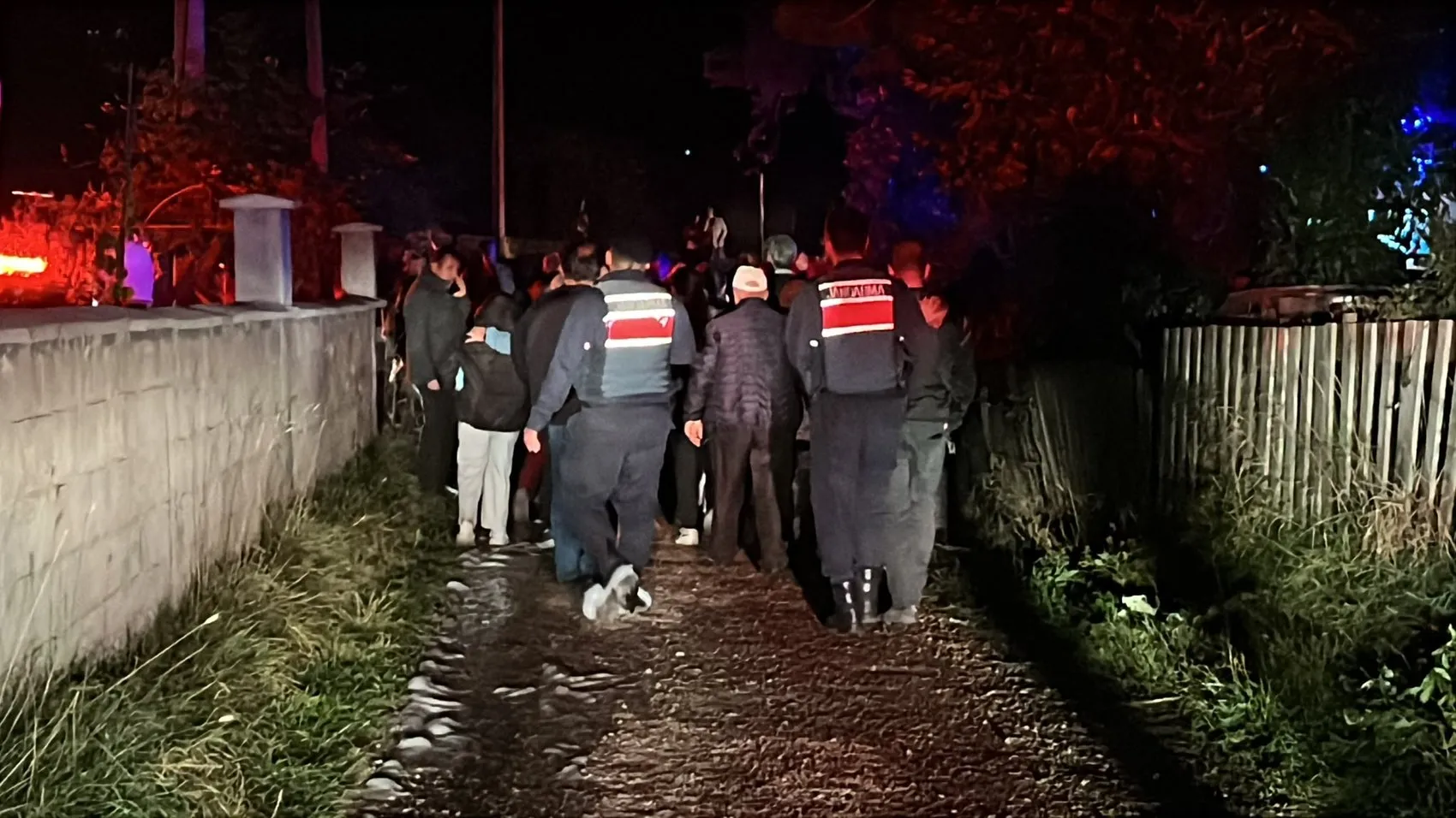 Bolu'da geceyi aydınlatan alevler: Bir ailenin tüm birikimi küle döndü
