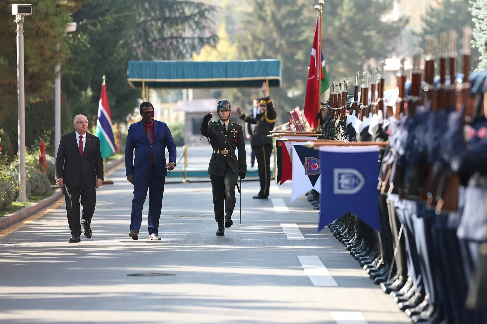 Ankara'da kritik savunma diplomasisi: Gambiyalı mevkidaş için resmi karşılama