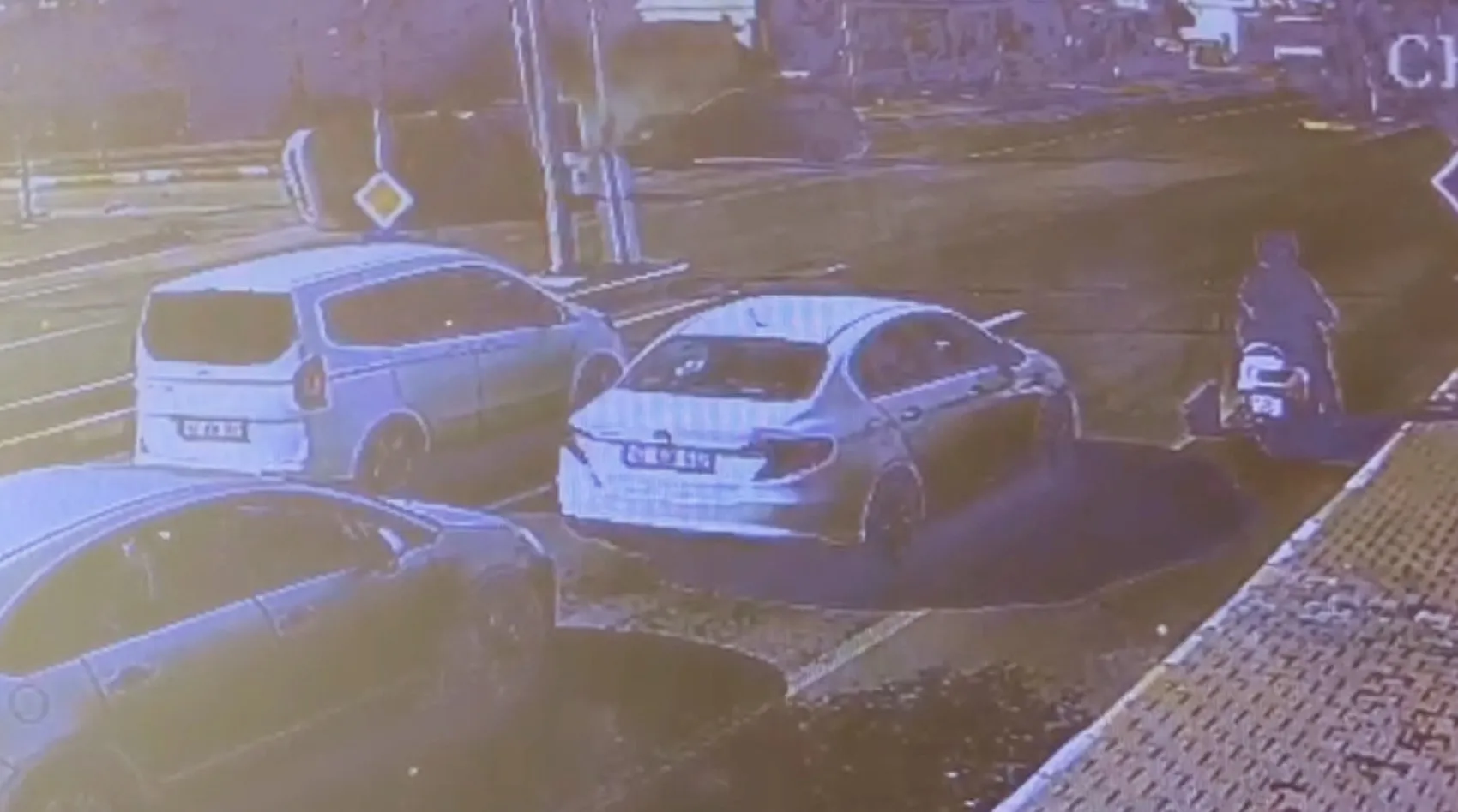 Adıyaman'da dehşet anları: Güvenlik kamerasına yansıyan kazada bebek yaralandı