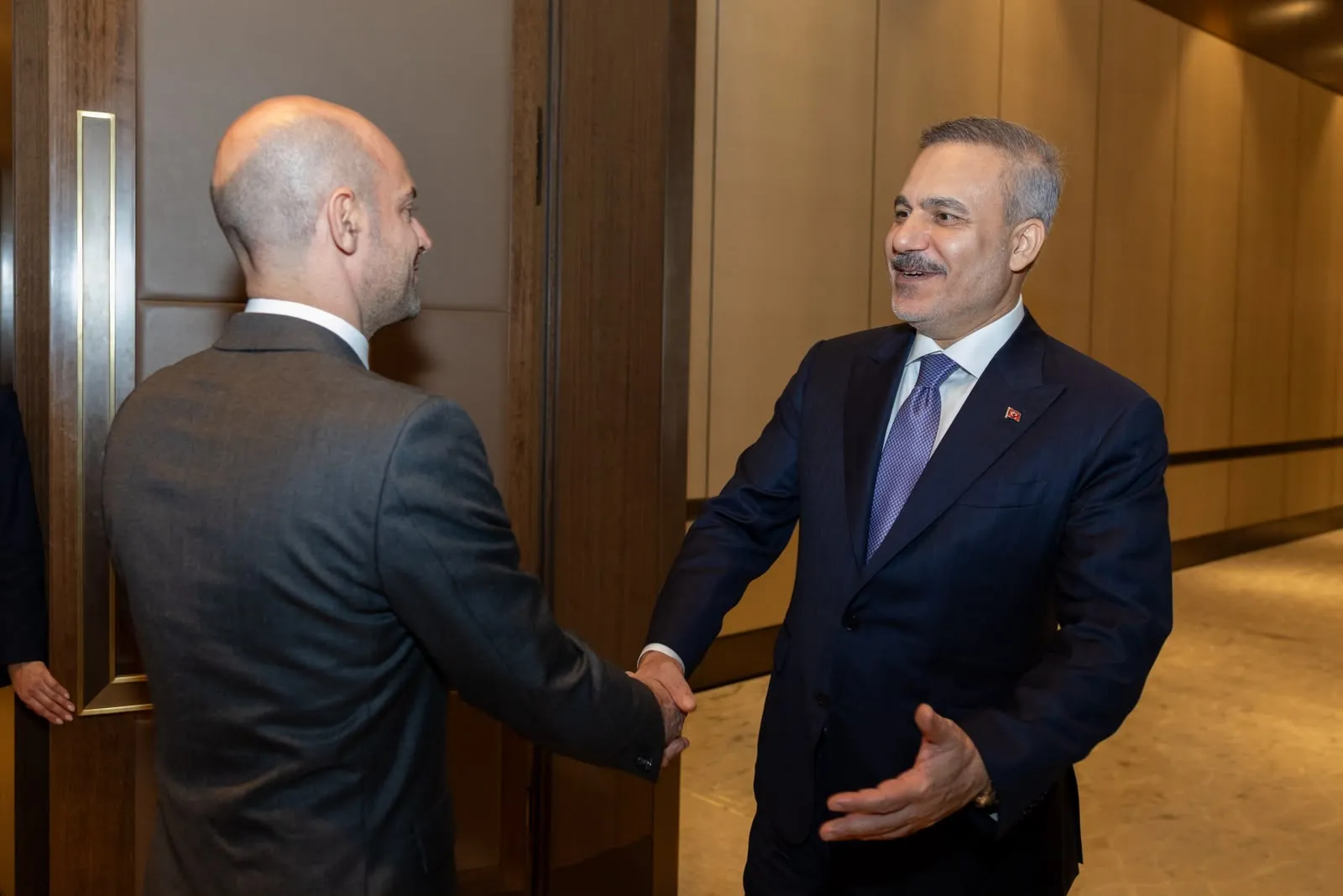 İstanbul'da kritik diplomasi trafiği: Hakan Fidan Fransız mevkidaşıyla masaya oturdu