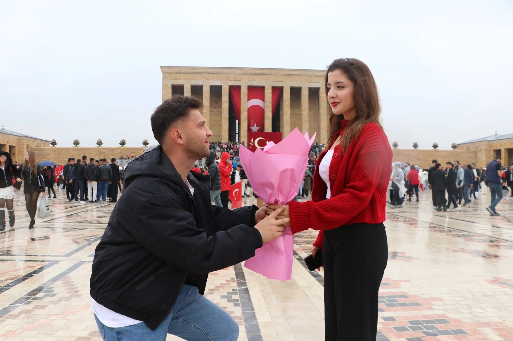 Başkentte sağanak yağmur bile engel olamadı: Anıtkabir'de 29 Ekim seli