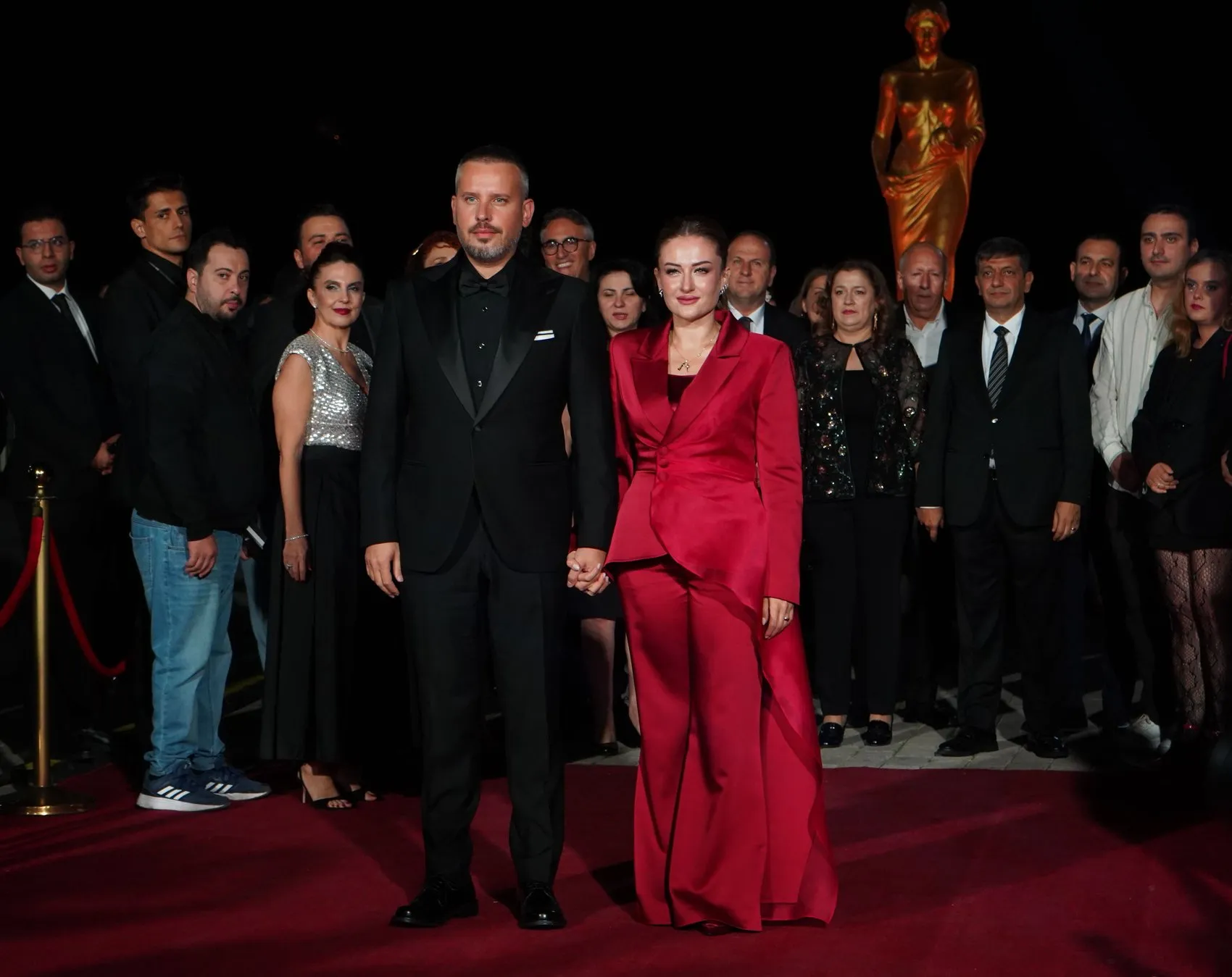 Antalya'da sinema şöleni: Kırmızı halıda yıldızlar geçidi ve duygusal buluşmalar