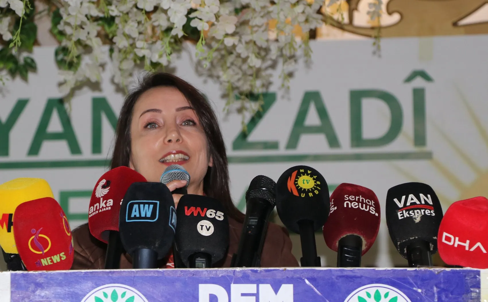 DEM Parti'den kritik çağrı: Toplumsal beklenti için somut adımlar şart