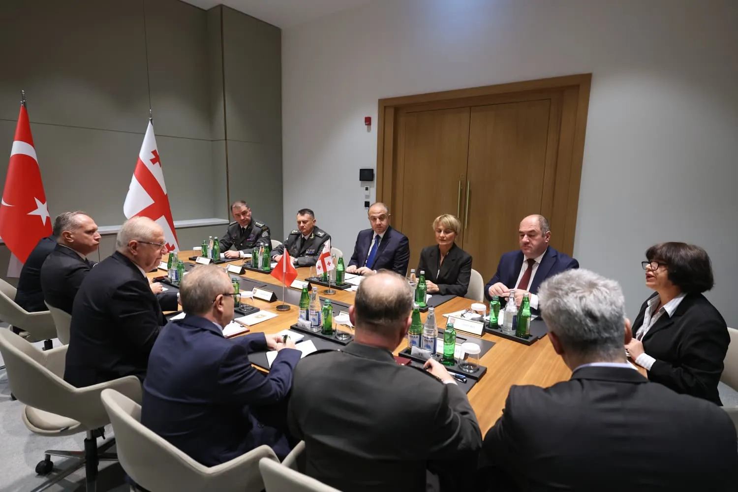 Şuşa'da kritik diplomasi: Bakan Güler'den Gürcü mevkidaşına özel ziyaret