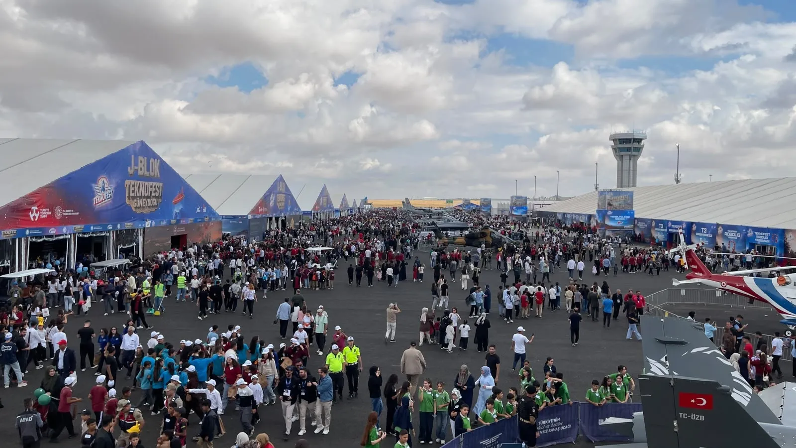 Şanlıurfa'da TEKNOFEST Coşkusu: Yağmur Dinlemedi, Binler Akın Etti