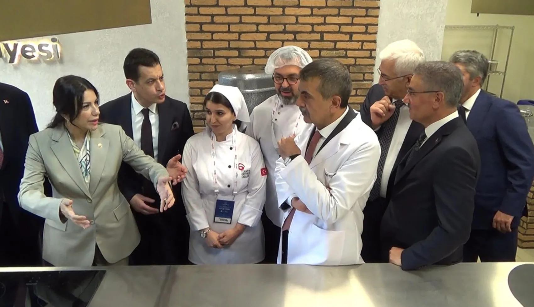 Erzurum'un tarihi kalbinde gastronomi devrimi: Kongre Binası çevresi turizm üssüne dönüşüyor