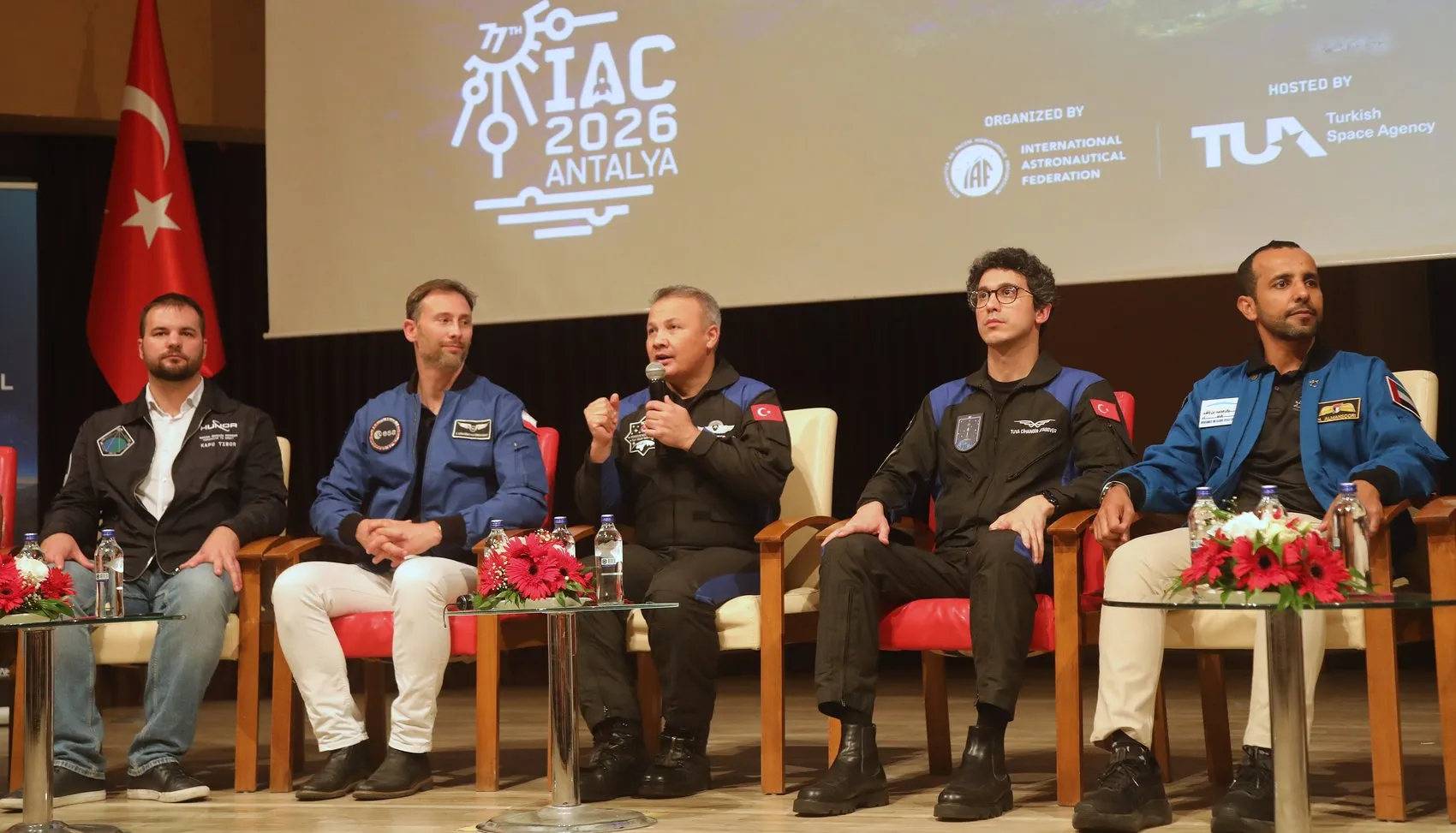 Antalya'da Yıldızlar Geçidi: 11 Astronot Geleceğin Kaşifleriyle Buluştu