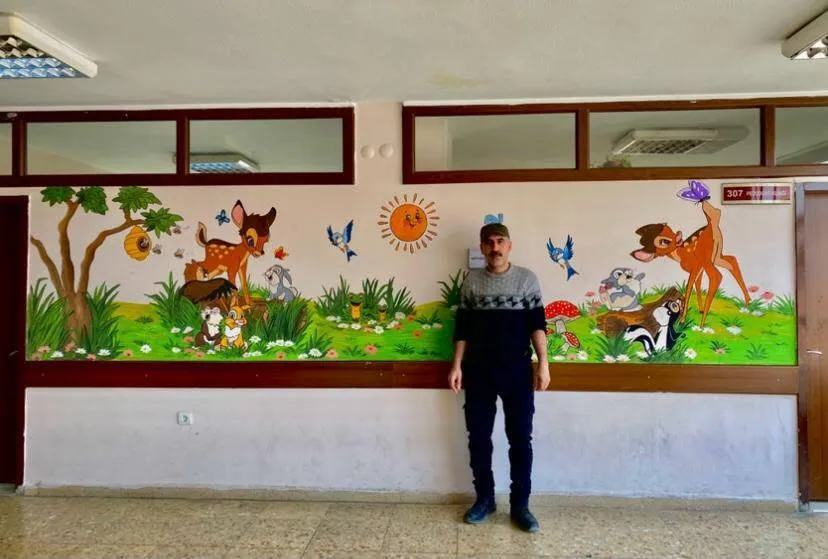 Duvarları tuval, çocukları ilham kaynağı: 35 yıllık fırça izi