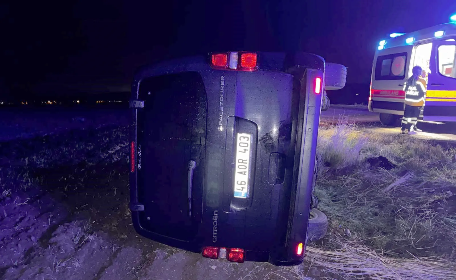 Nurdağı'nda akşam trafiği kabusa döndü: Dakikalar arayla iki büyük kaza