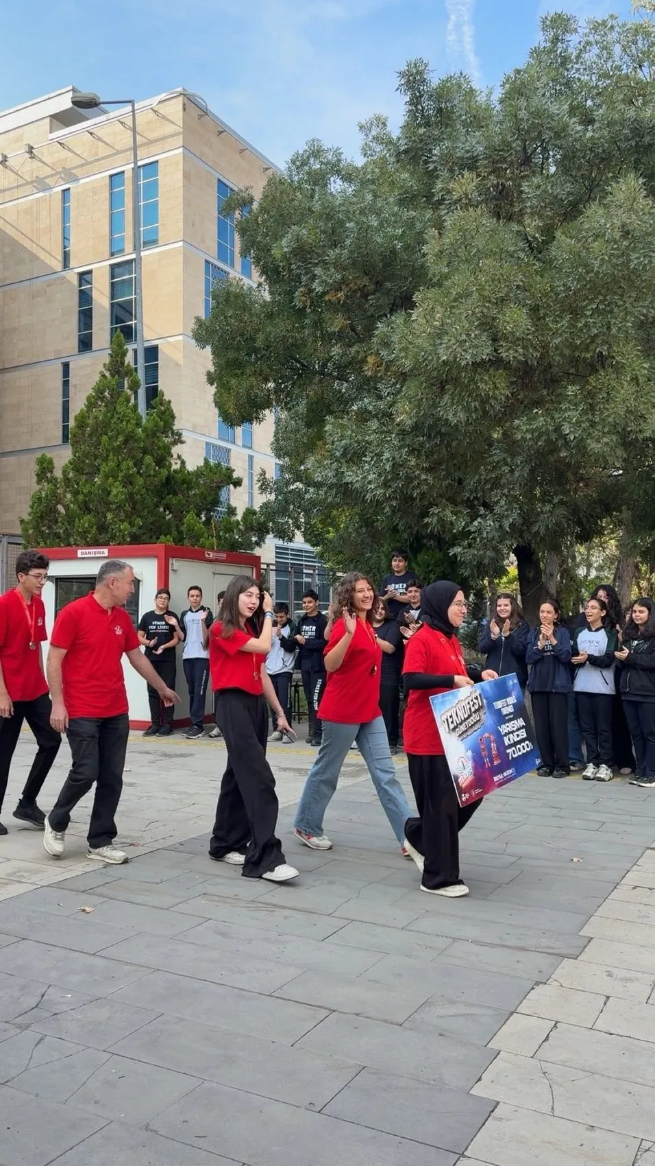Sümer Fen Lisesi'nin genç mucitleri TEKNOFEST'te devleşti: 8 dakikada gelen Türkiye ikinciliği