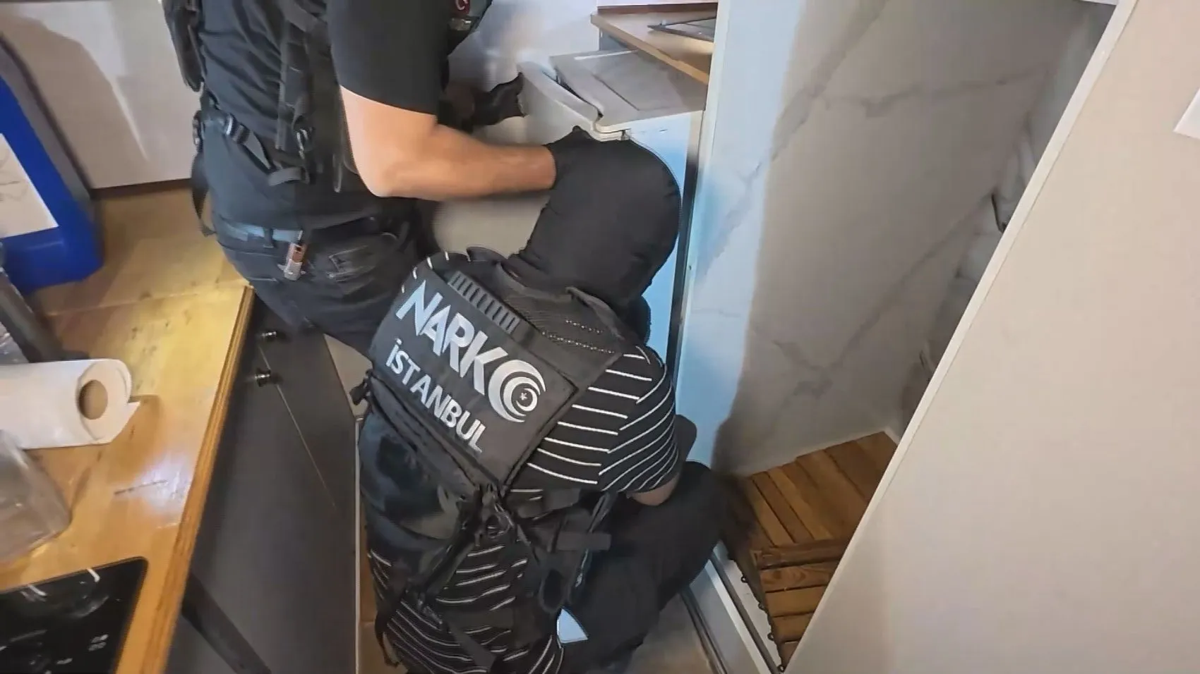 Şişli'de zehir tacirlerine büyük darbe: 213 kilogram metamfetamin yakalandı