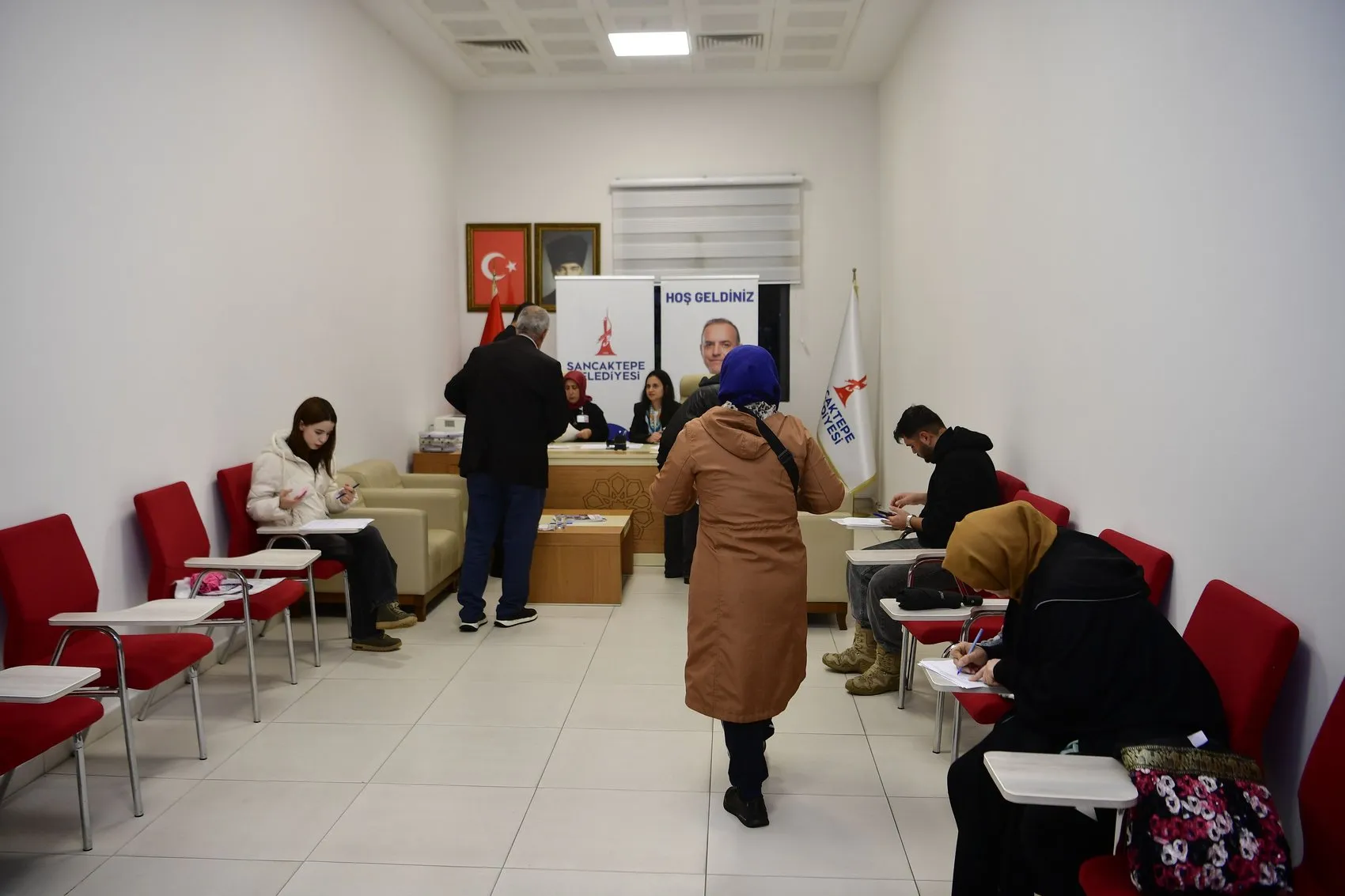 Sancaktepe'de üniversiteli olan gençlere çifte müjde: Hem eğitim hem ulaşım desteği