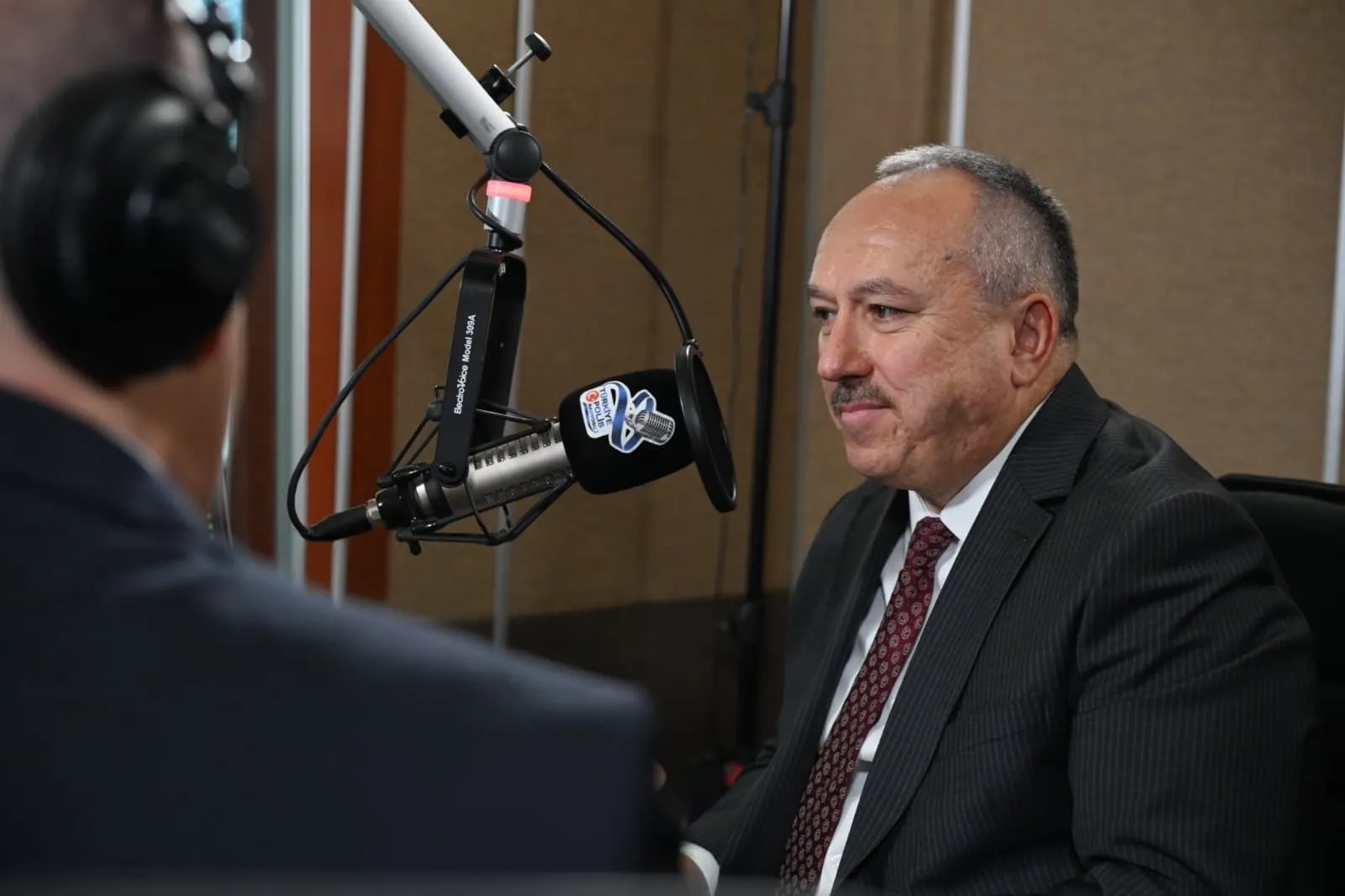 Emniyetin sesi 74 yaşında: Ali Fidan mikrofon başına geçti