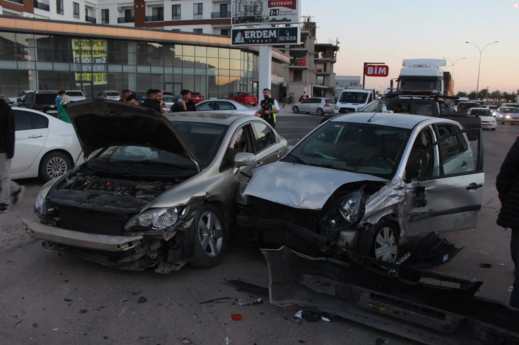 Aksaray'da akşam trafiğinde zincirleme kaza: 5 yaralı