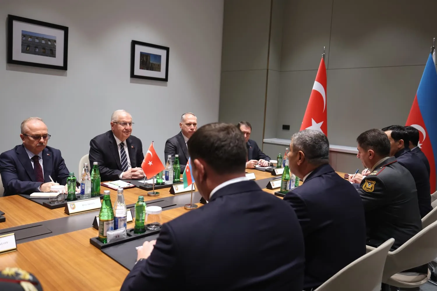 Şuşa'da kritik zirve öncesi baş başa görüşme: Güler ve Hasanov bir araya geldi