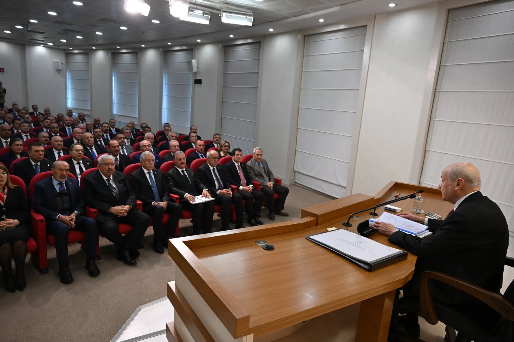 Bahçeli'nin yönetimindeki kritik zirveden sessizlik kararı çıktı