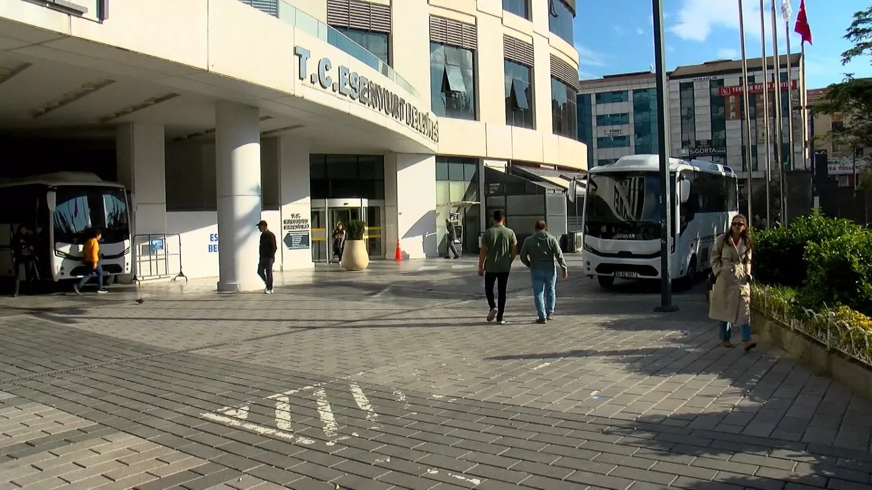 Esenyurt Belediyesi'nde rüşvet ve ihale operasyonu: Çok sayıda isim gözaltında