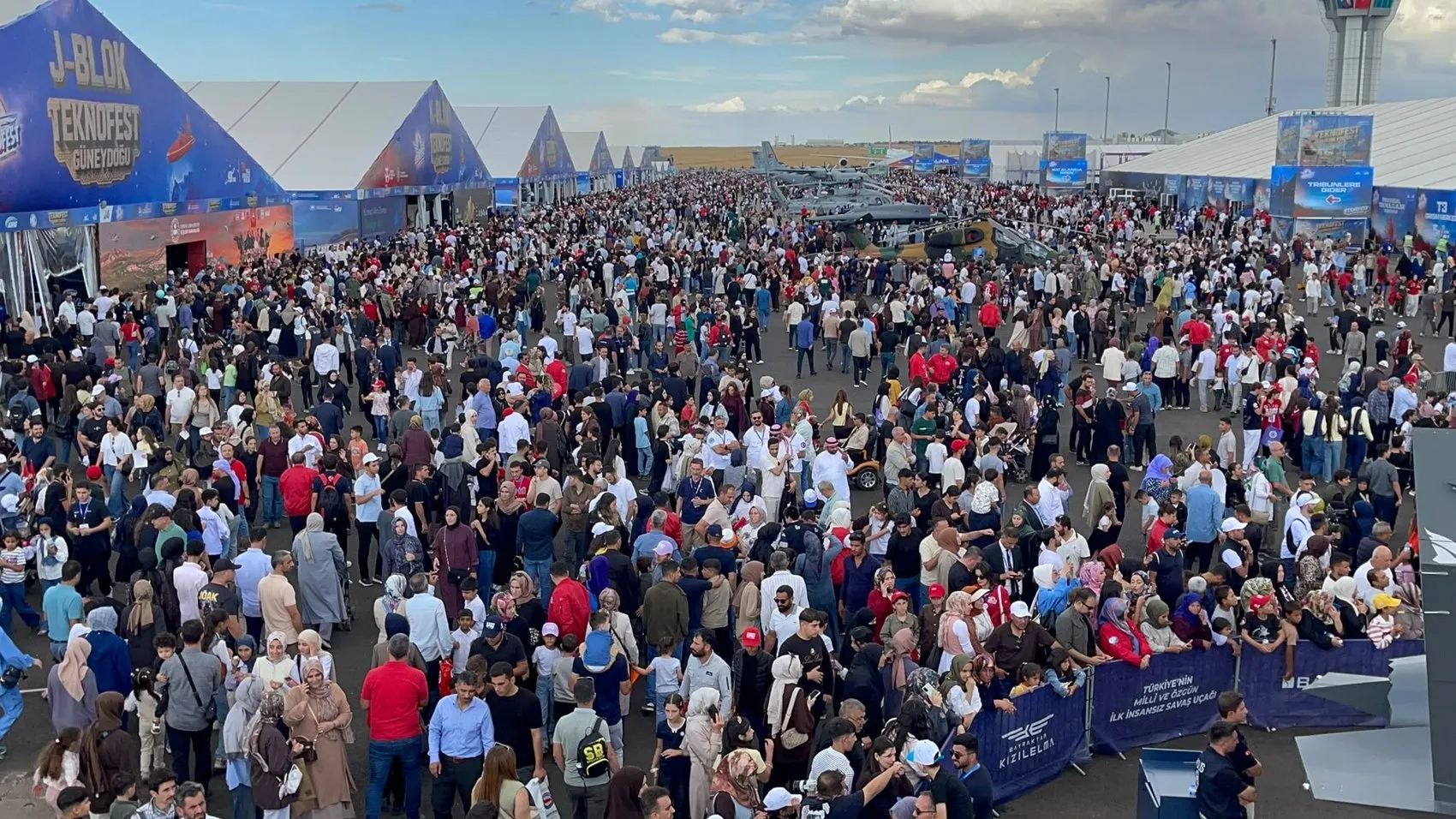Peygamberler Şehri Şanlıurfa'da TEKNOFEST Rüzgarı: Gençler Türkiye Yüzyılı'nın Mimarı Olacak