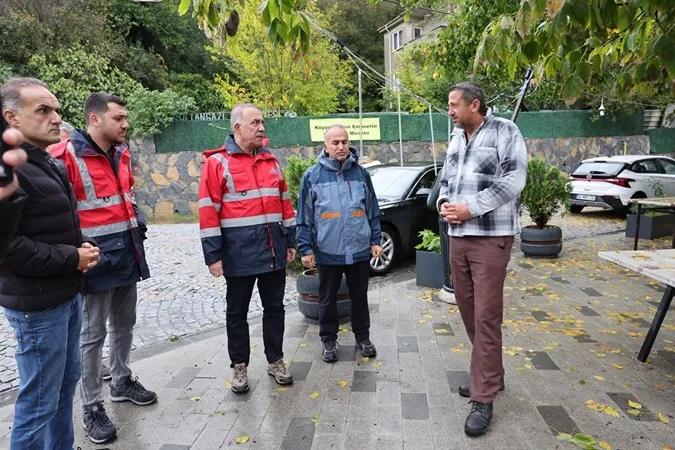 Sultangazi'de 84 yılın en büyük yağış sınavı: Belediye ekipleri teyakkuza geçti