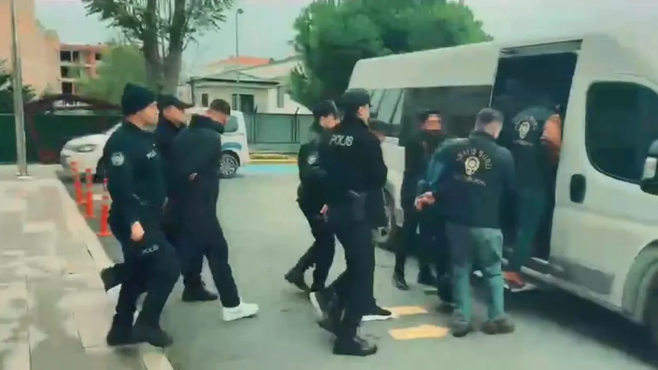 Zeytinburnu sokaklarında dehşet saçan şüphelilere operasyon: 6 gözaltı