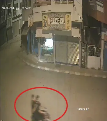Kozan'da dehşet anları: Çarptığı gençleri ölüme terk edip izini kaybettirdi