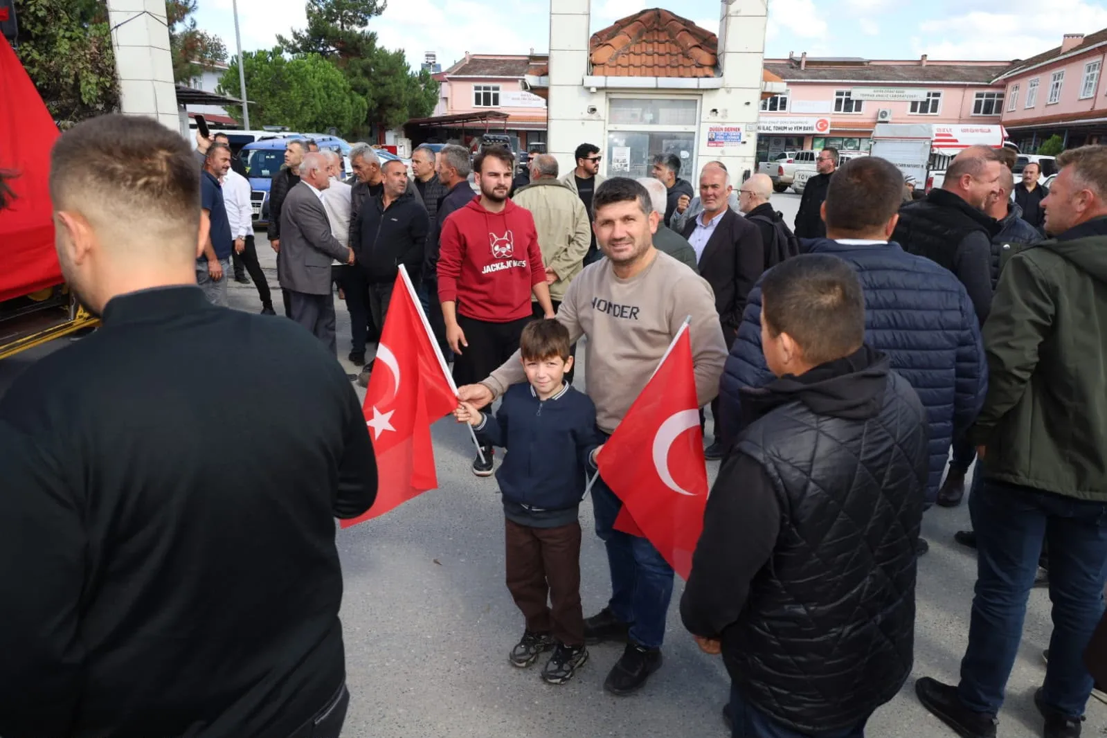 Bafra Ovası'nda dev konvoy: Çeltik üreticisi fiyat belirsizliğine karşı kontak açtı