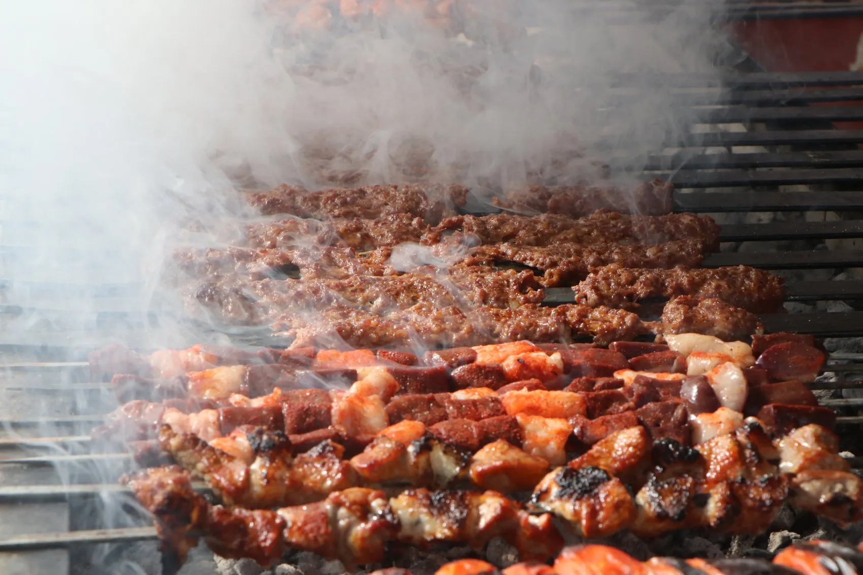 Adana'da Lezzet Rüzgarı: Kebap Kokusu Tüm Şehri Sardı