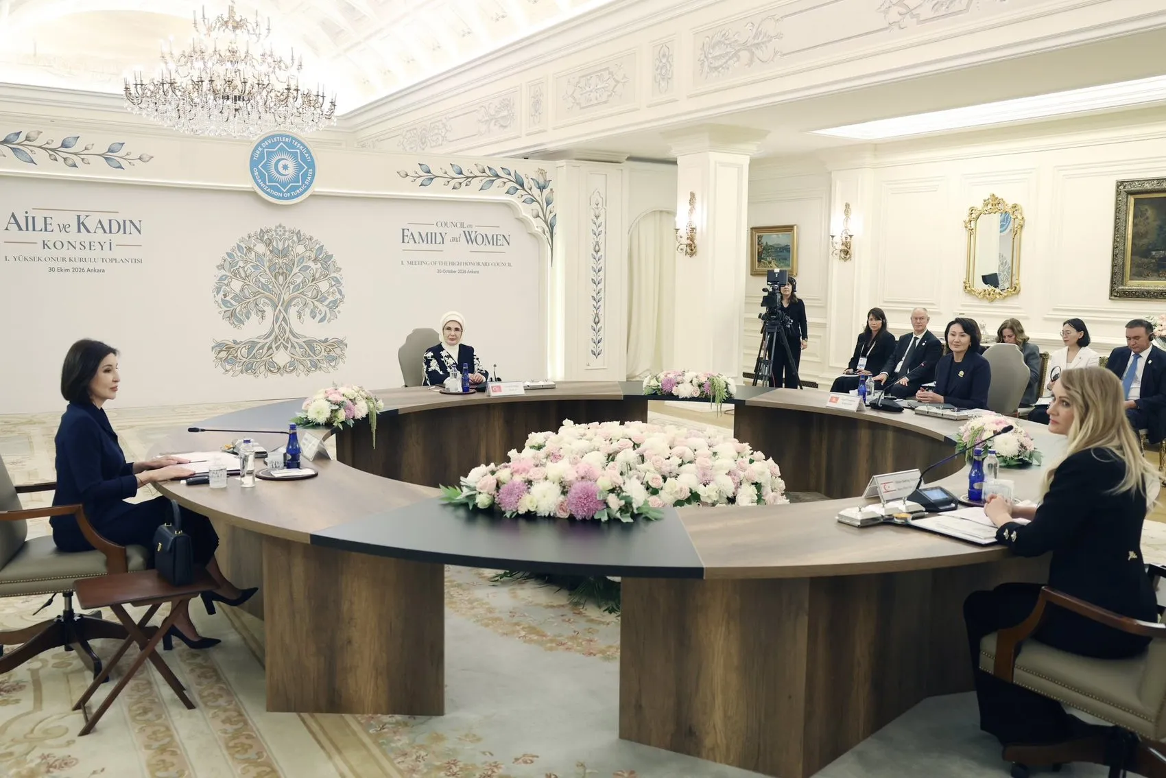 Türk dünyasının kadın liderleri Ankara'da ortak gelecek için buluştu