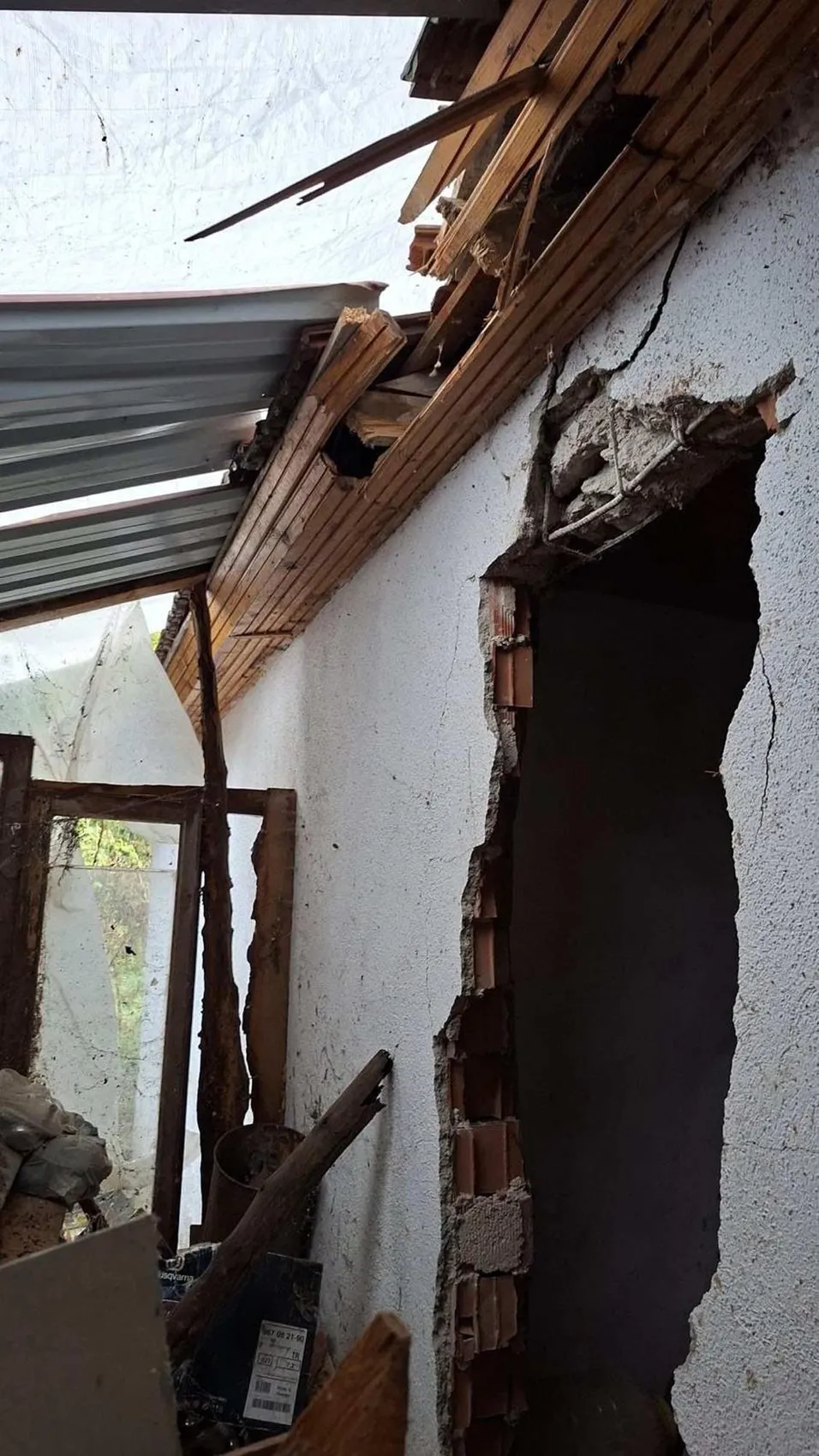 Dalaman'da korku dolu anlar: Yağışın tetiklediği heyelan evi yerle bir etti