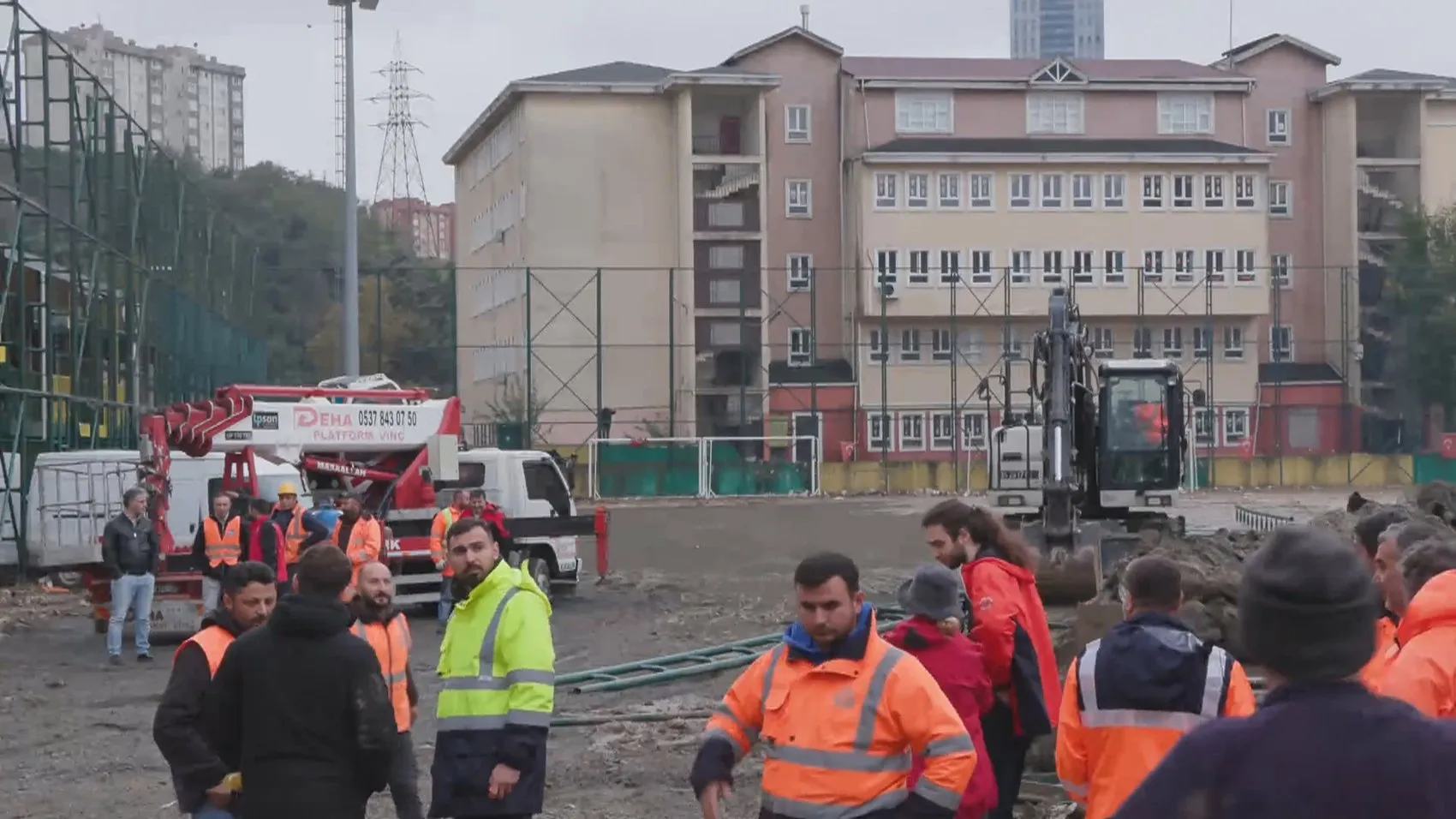 Sarıyer'de selin izleri siliniyor: Dere yatağındaki yapılar için yıkım kararı