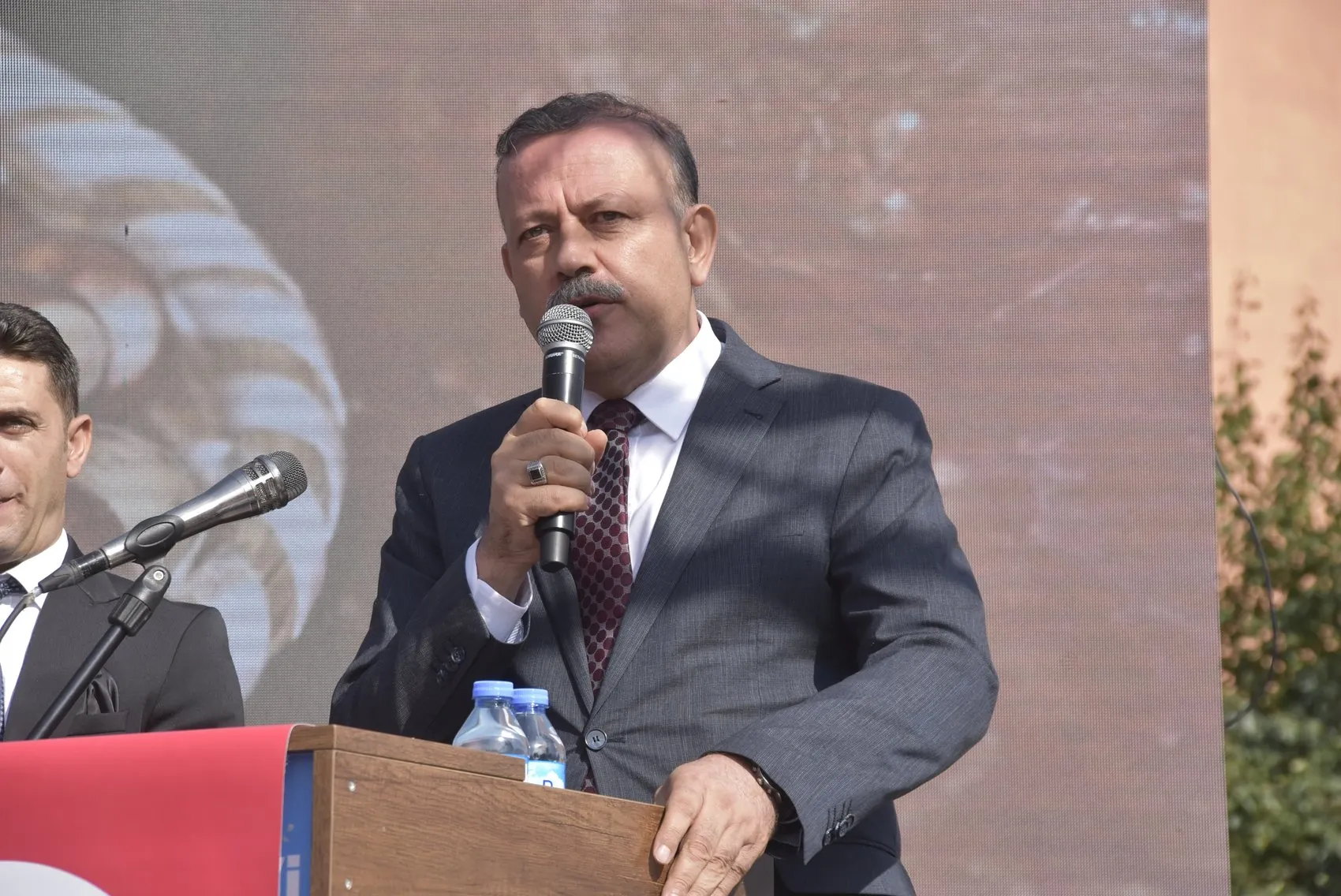 Hizan'ın altın sarısı hazinesi ilk kez festivalle taçlandı: Karakovan balı dünyaya açılıyor