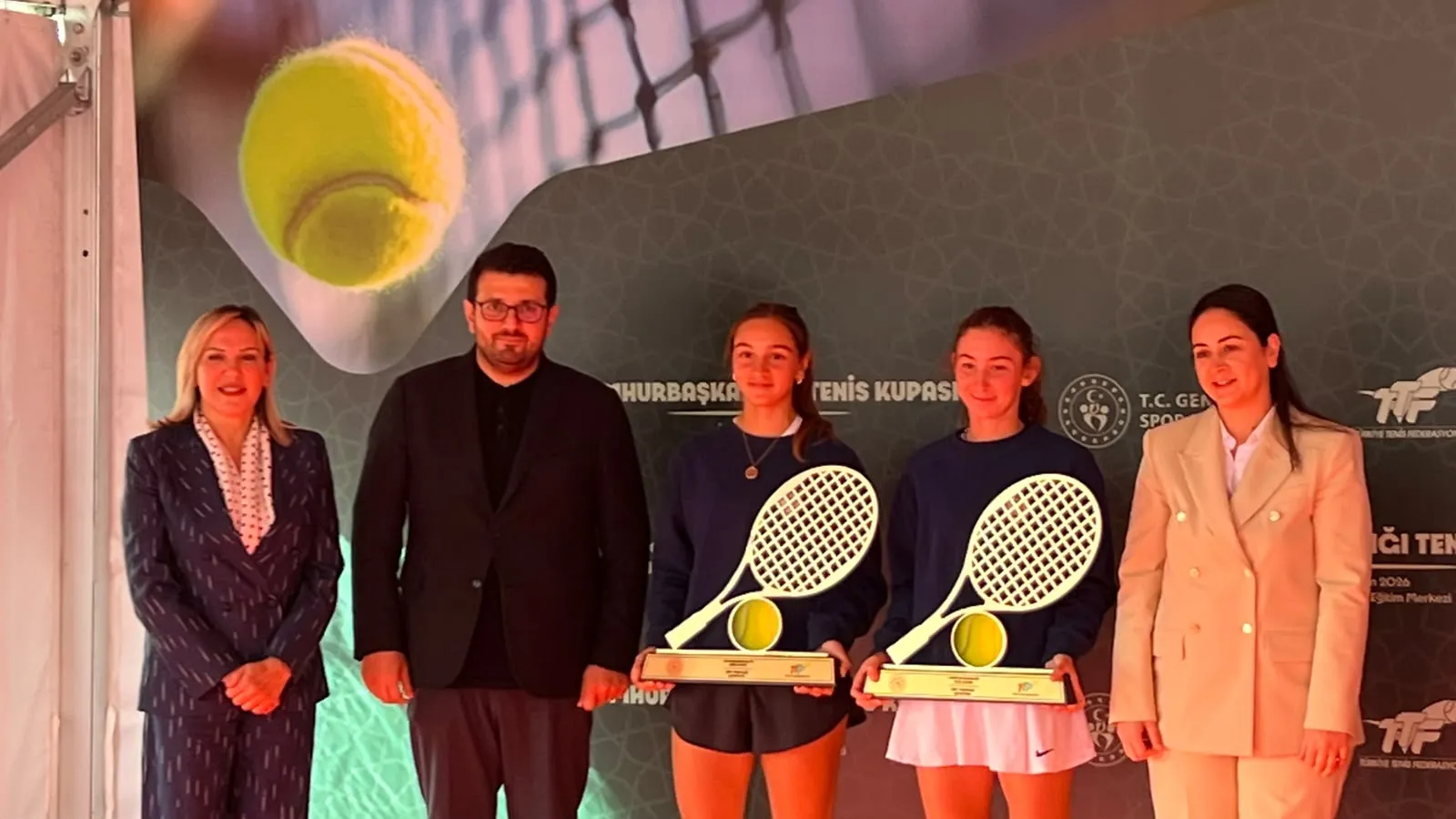 Ankara kortlarında şampiyonluk heyecanı: Cumhurbaşkanlığı Tenis Kupası sahiplerini buldu