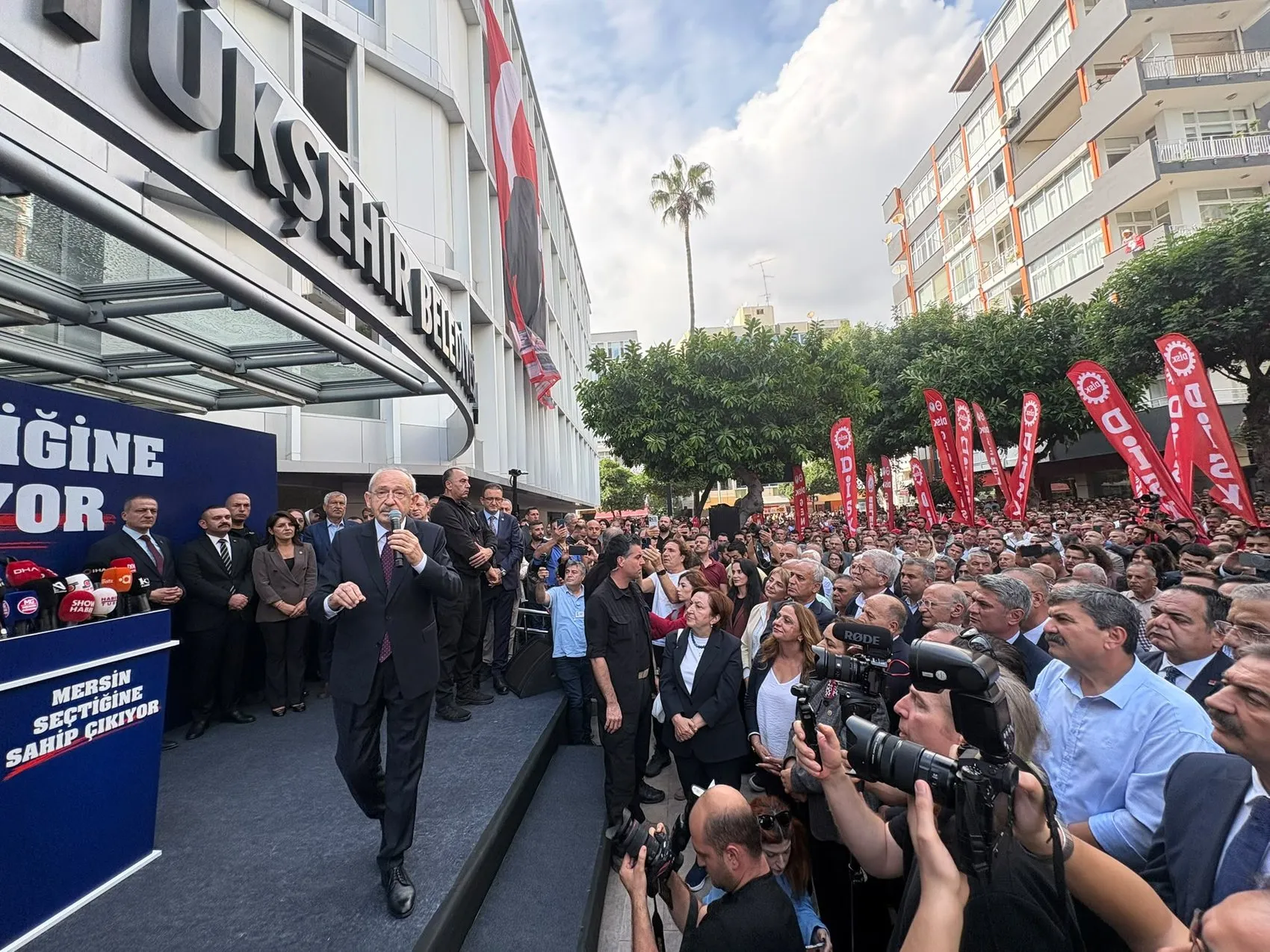 Kılıçdaroğlu'ndan Mersin'de sert çıkış: Pazartesi günü görevine dönmeli