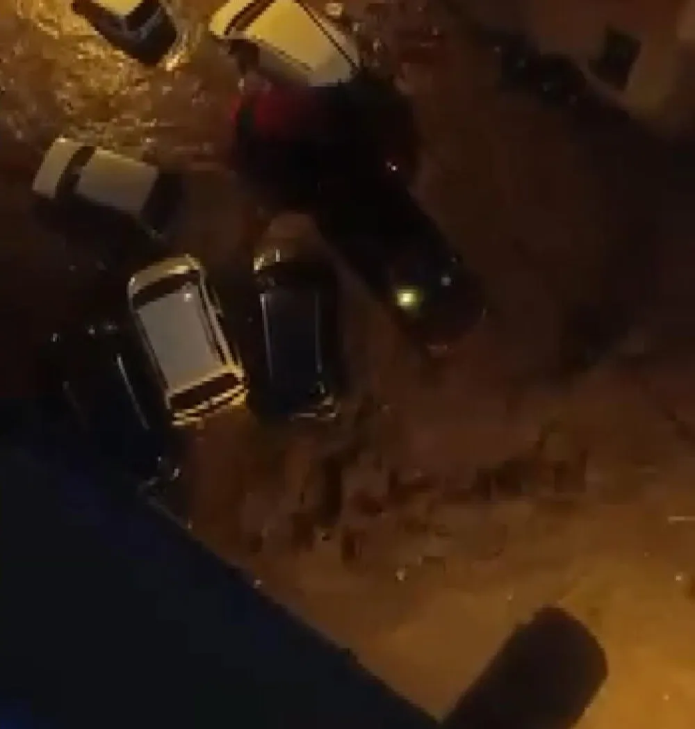 İstanbul'da sağanak dehşeti: Sel sularına kapılan kadın ölümden döndü