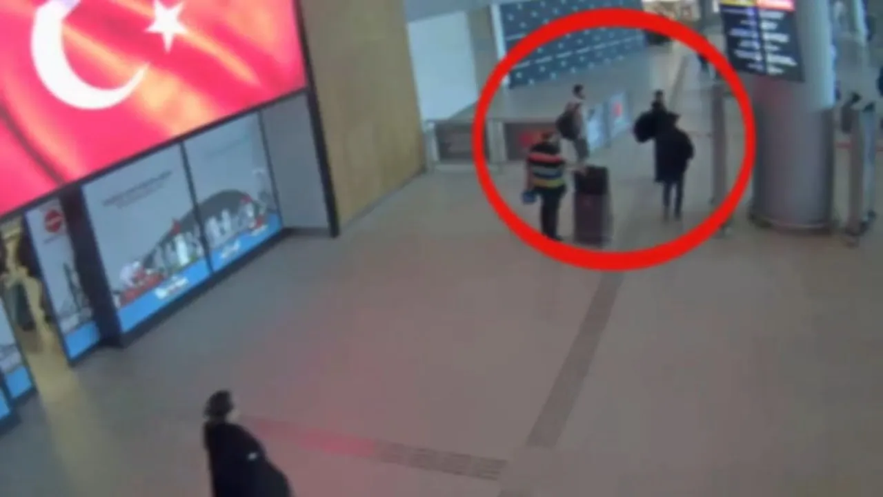 İstanbul Havalimanı'nda şüpheli tavırlar ele verdi: Korselerin altına gizlenmiş servet
