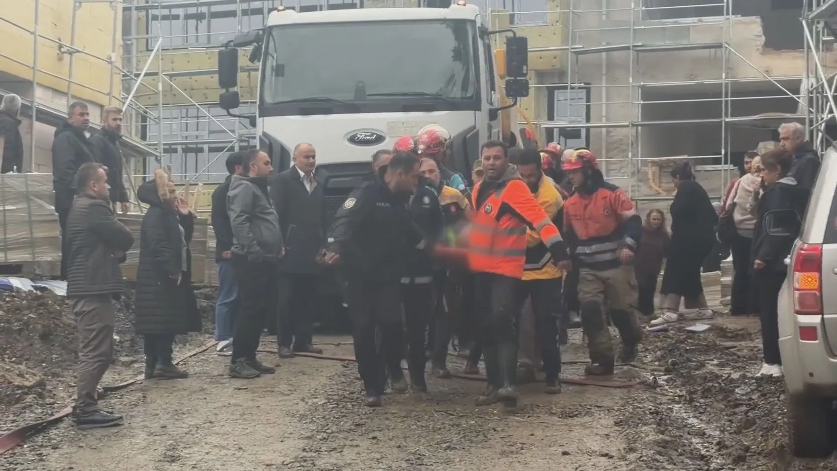 Beykoz'daki okul inşaatında sel felaketinin acı bilançosu: Bir işçi hayatını kaybetti