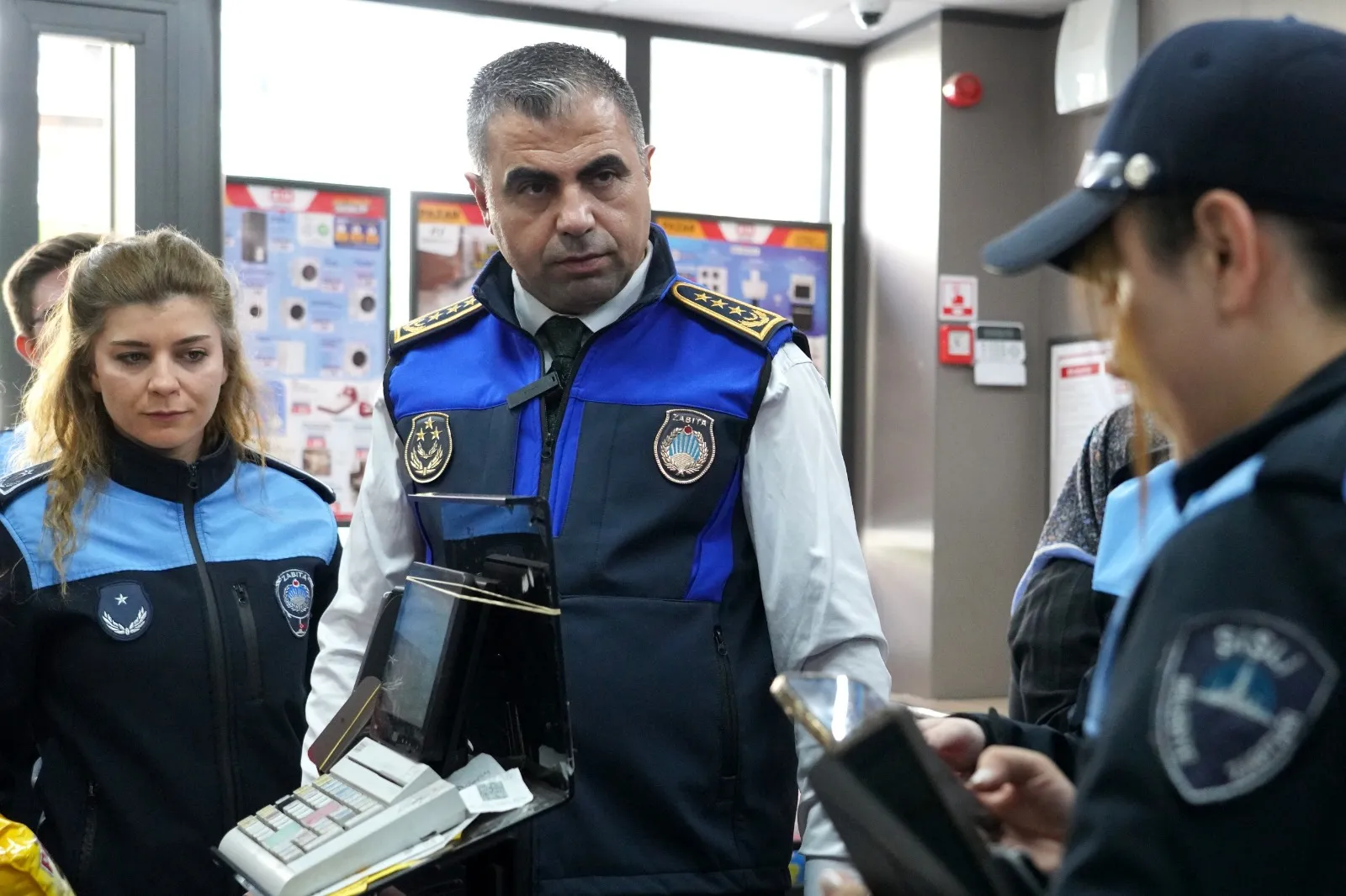 Şişli'de raflar mercek altında: Son kullanma tarihi geçmiş ürünlere geçit yok
