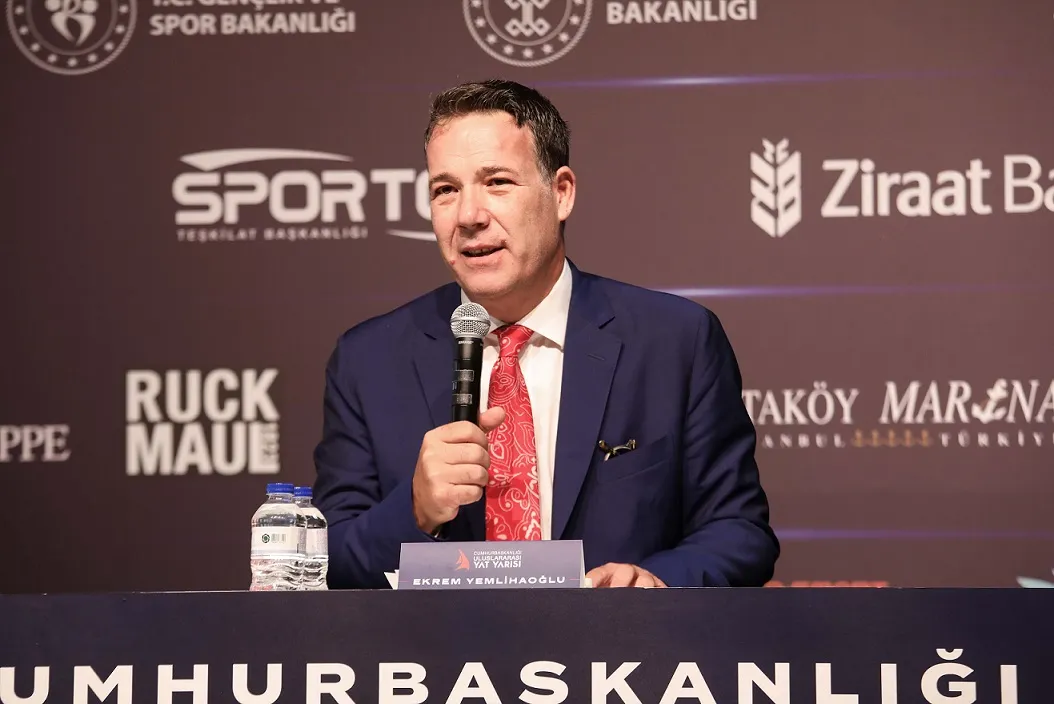 İstanbul Boğazı'nda Cumhuriyet rüzgarı: 650 sporcu dev kupa için yelken açıyor