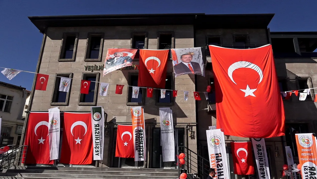 Hulusi Akar'dan birlik mesajı: Cumhur İttifakı'nın önünde hiçbir engel duramaz
