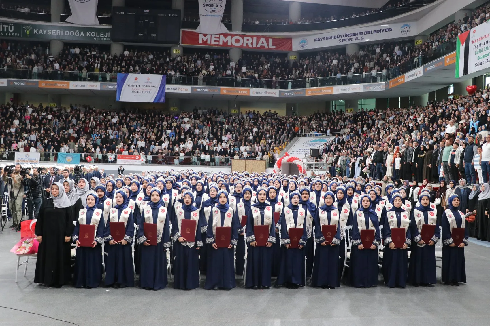 Kayseri'de 738 genç hafız için büyük gün: İcazet töreninde duygu dolu anlar
