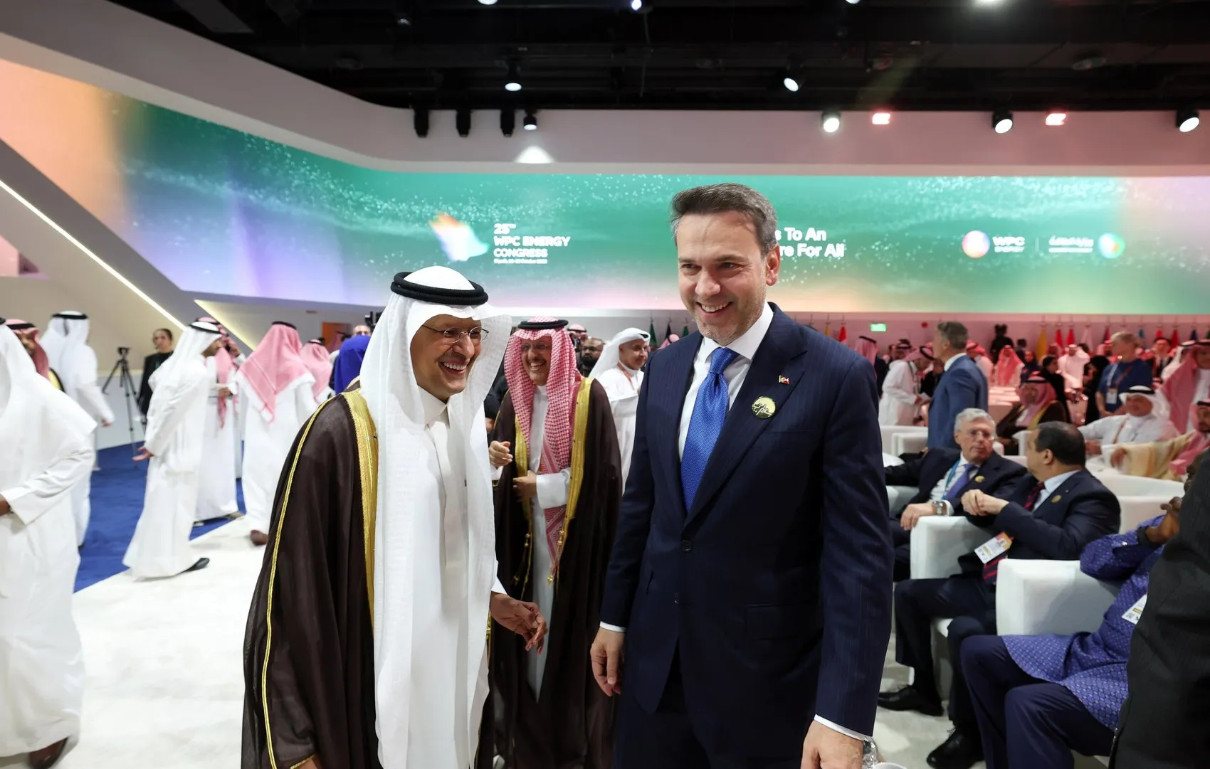 Riyad'da kritik mesaj: Enerji piyasalarının geleceği ortak akılda gizli