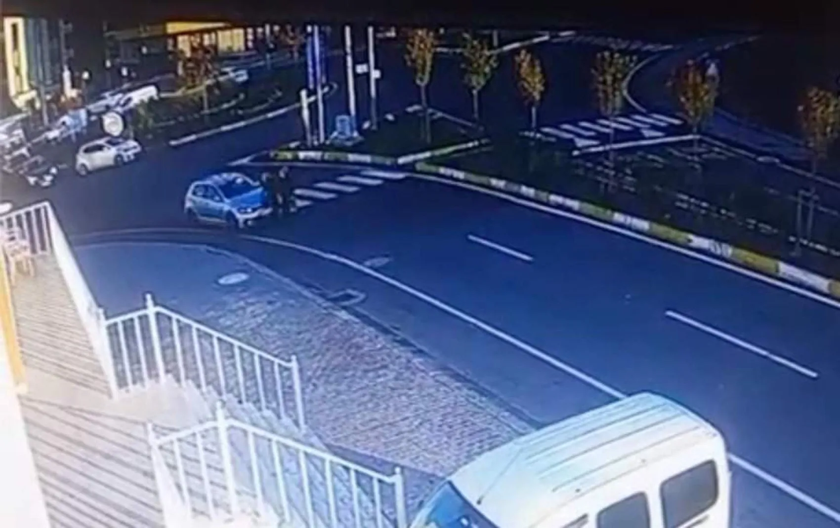 Yaya geçidinde dehşet anları: İki öğretmenin havaya savrulduğu o kaza kamerada