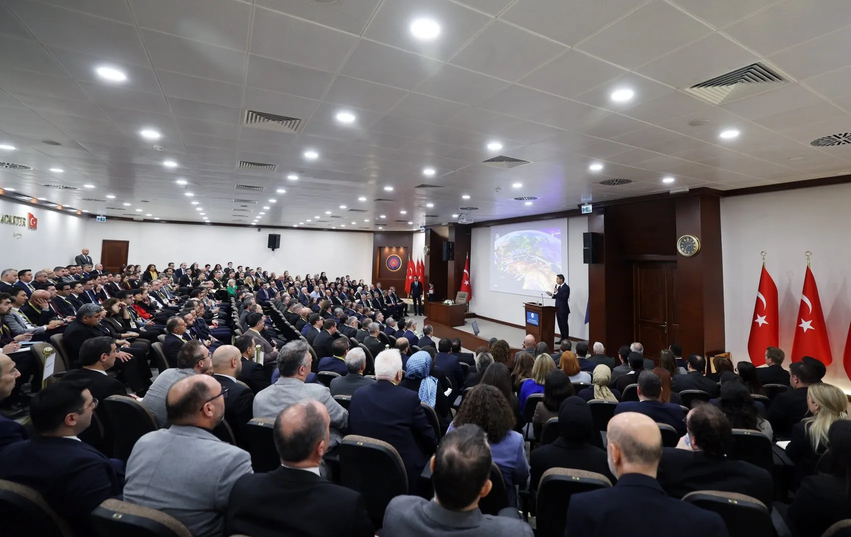 Enerji arzında stratejik hamle: Bakan Bayraktar kritik başlığı MGK kürsüsüne taşıdı